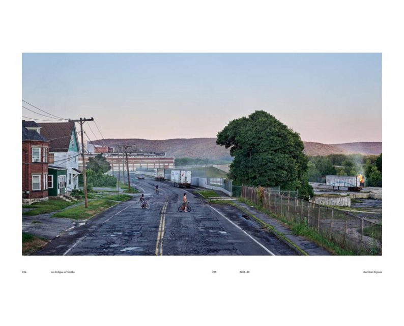 Walter Moser (ed.) 'Gregory Crewdson' - Image 2